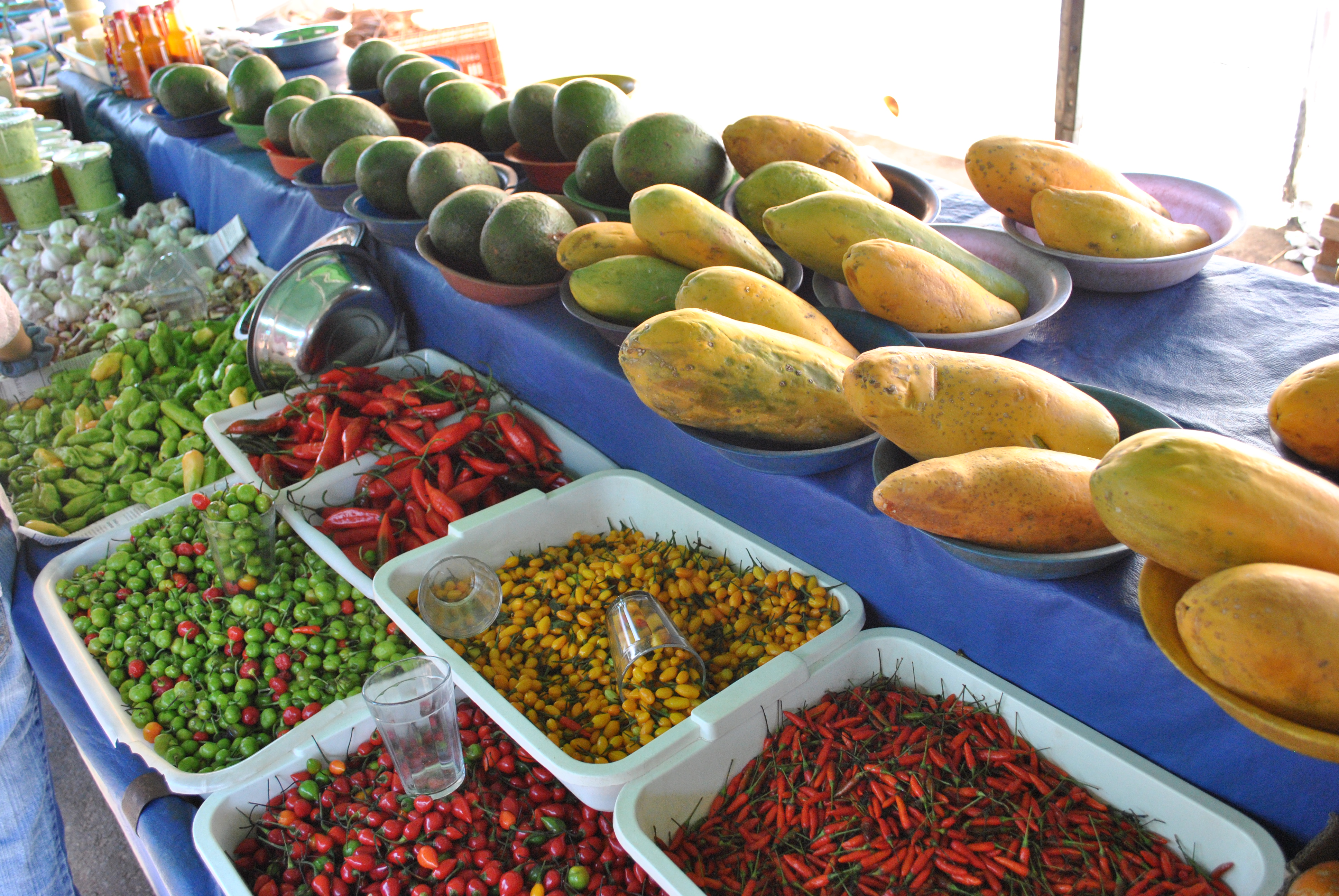 Rows of regional pimenta (chilies) and fruits are sold at the Itatiaia feira, or Itatiaia farmers market. There are farmers markets in most neighborhoods